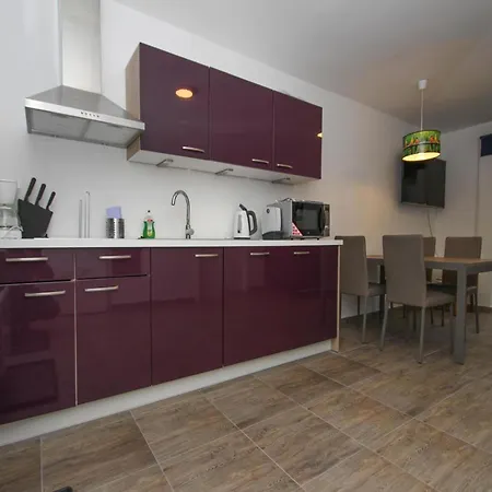 Haus Am Gardersee Mit Garten بيت للعطل